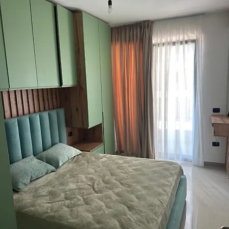 Reis - Rana E Hedhun Shengjin Apartamento